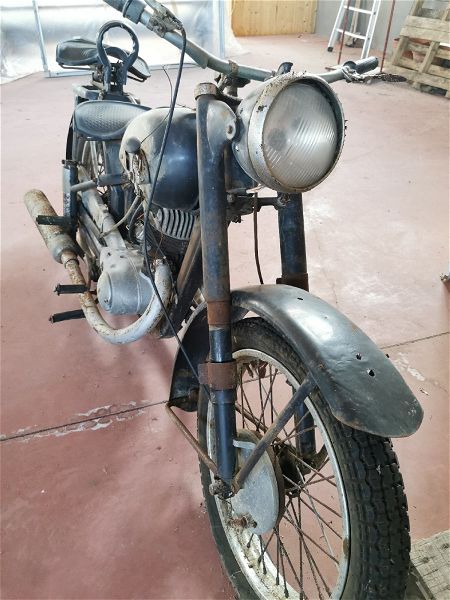  antika motosikleta M1NSK izh-49 350cc tou 1952