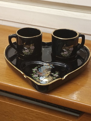 Vintage set with two cups and heart-shaped tray decorated with peacocks and 24k gold details like new