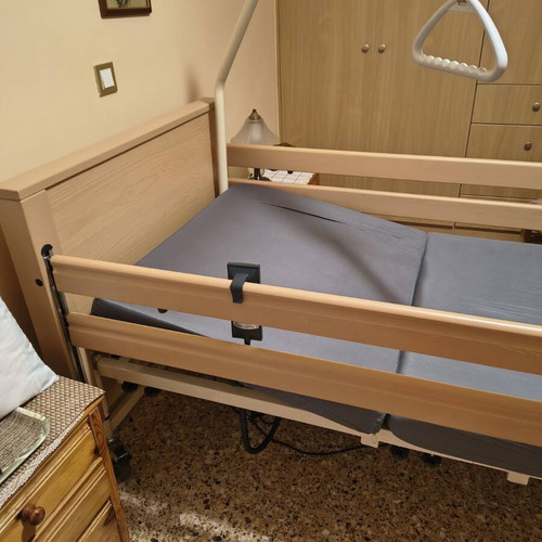 Trento Electric Hospital Bed like new with mattress