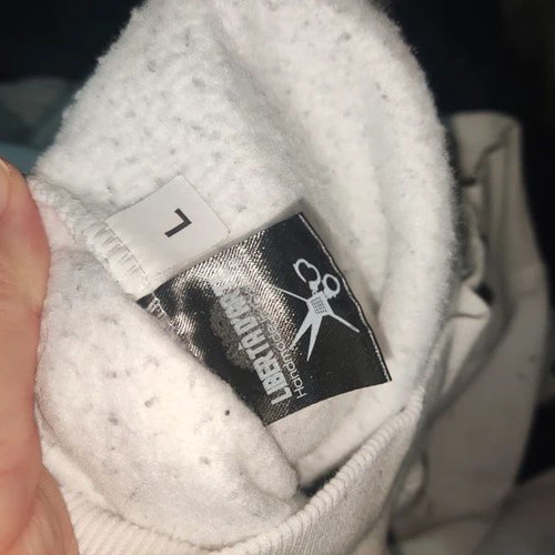 Liberta d'arte white sweatshirt size large