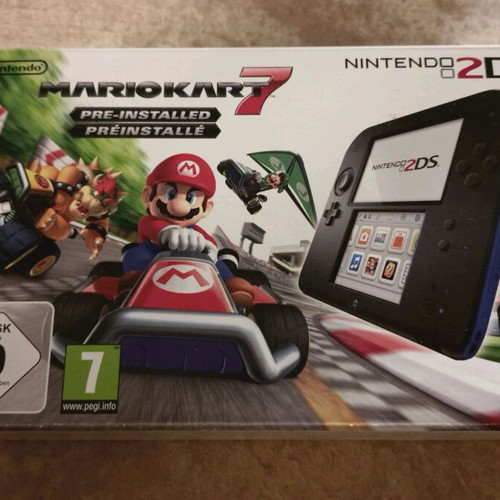 Nintendo 2DS like new with pre-installed Mariokart7 and accessories