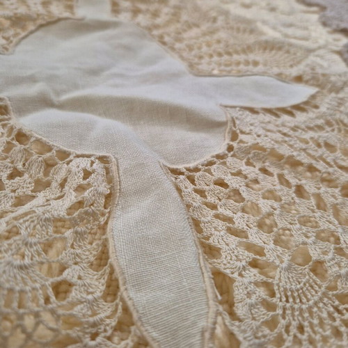Handmade table linens set of 9 pieces new