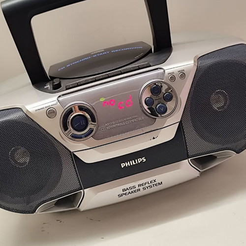 Philips AZ1310 Boombox portable radio used, digital tuner only