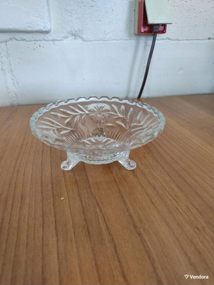 Glass bowl with 3 legs and embossed designs, like new