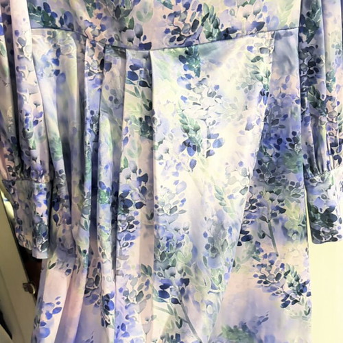 Summer formal dress like new, satin fabric, floral colors, Silence