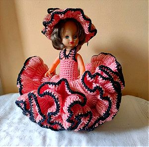 vintage κούκλα με πλεκτό φόρεμα