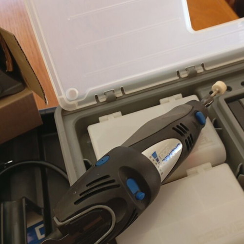 Dremel 3000 multitool like new with case and many accessories
