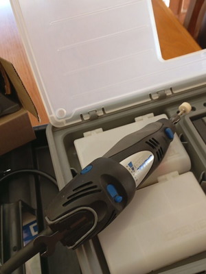 Dremel 3000 multitool like new with case and many accessories