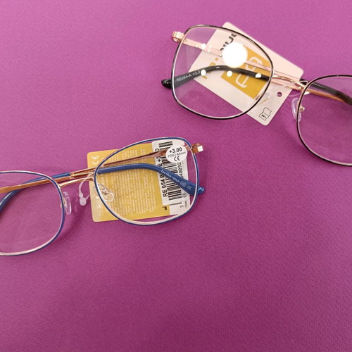 Presbyopia glasses new degree 3 with case and cleaning cloth