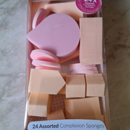 Brushworks makeup sponges new, pack of 24 pieces