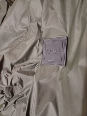 Яке Hugo Boss Zrock употребявано, зелено маслинено, пролетно с качулка