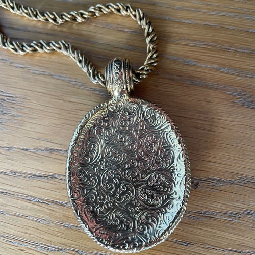 Vintage pendant new with portrait, multicolored, gold-colored