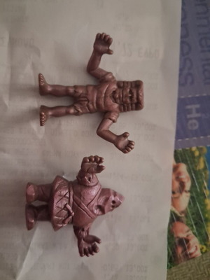 El Greco Alien Figures like new, purple