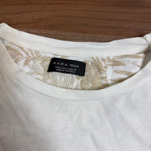 Zara Man men's T-shirt S like new with tropical design and pocket