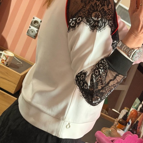 Relish blouse with lace like new, size S