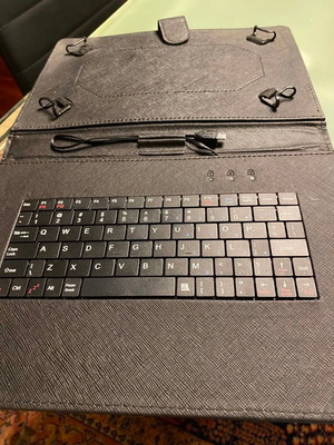 Θήκη tablet με ενσωματωμένο πληκτρολόγιο micro USB μεταχειρισμένη