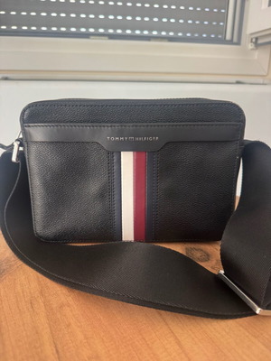 Tommy Hilfiger crossbody bag new, black