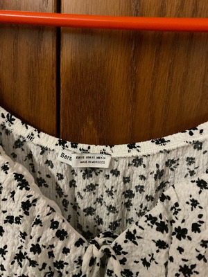 Bershka dress white with flowers like new