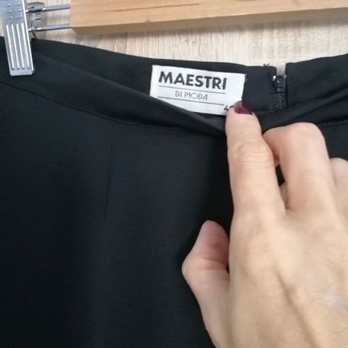 Italian skirt size S used in excellent condition, black