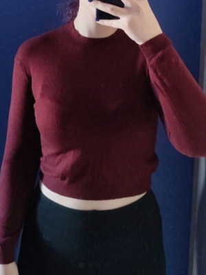 Pull & Bear burgundy cropped knit like new