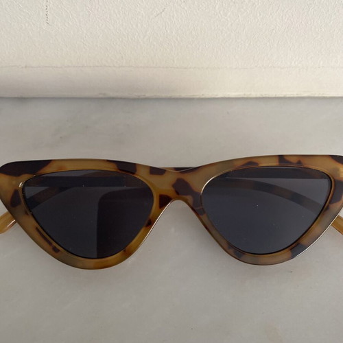 Sunglasses with tortoiseshell frame like new