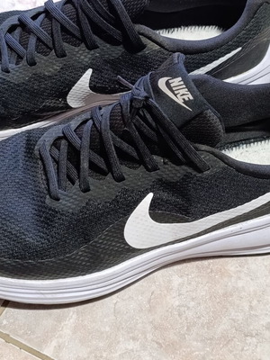 Nike Revolution 8 παπούτσια για τρέξιμο μεταχειρισμένα, νούμερο 48.5