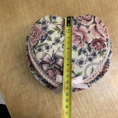 Jewelry box heart-shaped used