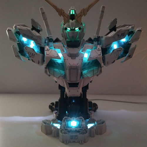 RX-0 Unicorn Gundam Bust 1/35 like new, assembled with LED lighting