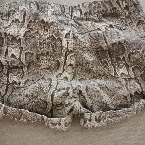 H&M shorts size 116, like new, gray