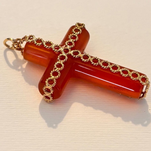 Carnelian cross set in 18k gold like new