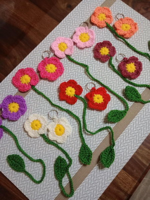 Handmade crochet daisy bookmark and keychain set new