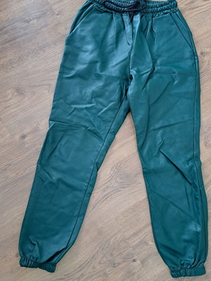 Green leatherette pants like new, size S