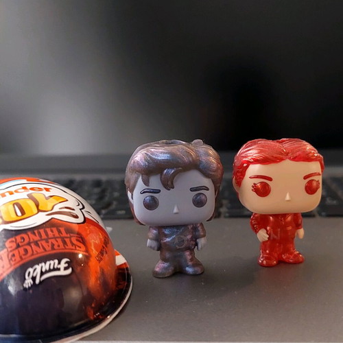 Kinder Joy Stranger Things Funko Steve & Max Upside Down figures like new
