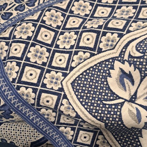 Armchair Throw Like New White with Blue Patterns 160x200 cm