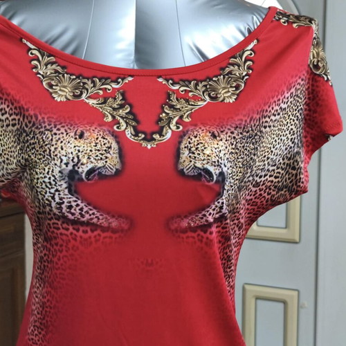 Viscose top with subtle rhinestones, size XS-S, like new, red