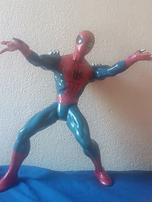 Spiderman giant figure 30cm like new, battery operated
