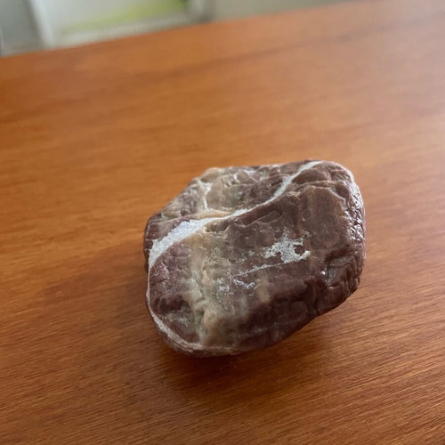 Red jasper with quartz vein new