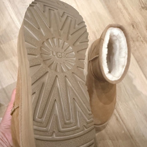 Ugg boots new, size 38, beige