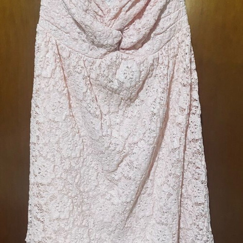 Lace dress pink like new, size M