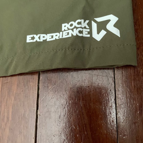 Rock Experience shorts women's small new, olive green with pink details
