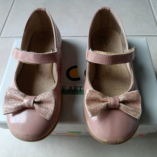 Ricco ballet flats size 26 used, pink with bow