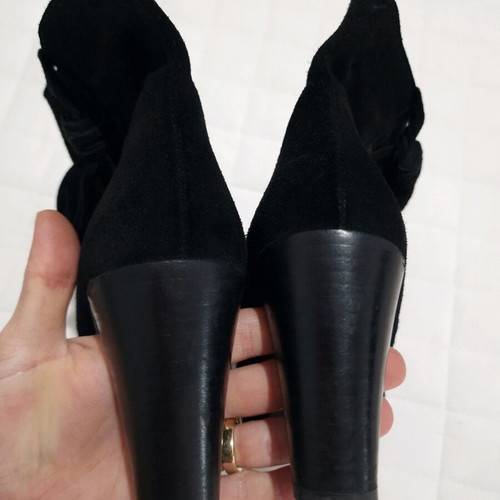 Karen Millen London black suede leather tassel ankle boots like new, size 38