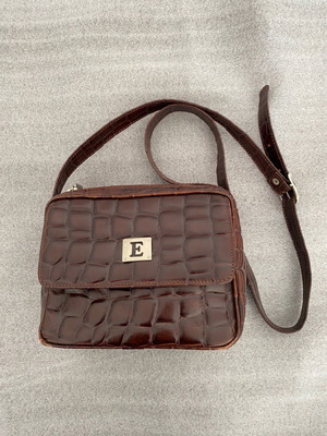 Brown shoulder crossbody bag used, size 20x15 cm