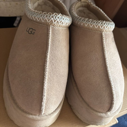 Ugg beige boots used, size 40
