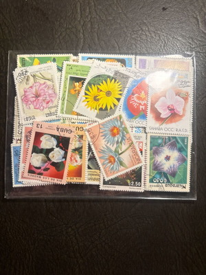Collection of 250 new collectible flower stamps