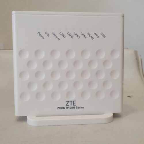 ZTE ZXHN H108N ADSL2+ modem/router like new