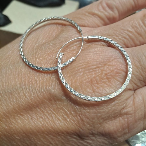 Silver hoop earrings like new, 3.5cm diameter
