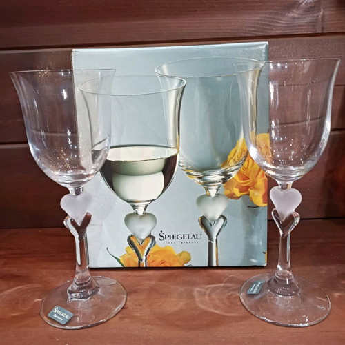 Spiegelau wine glasses new with frosted glass hearts, set of 2