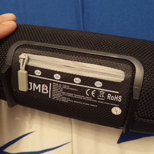 i-JMB speaker like new with plastic damage on the side