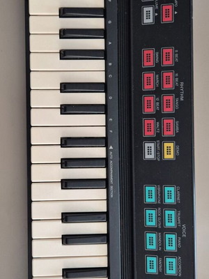 Yamaha Portasound PSS 80 keyboard used, battery powered